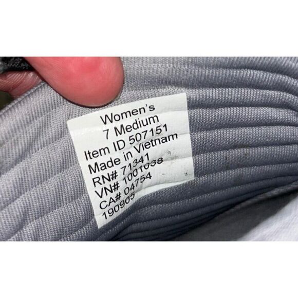 L.L. Bean Mountainside Toggle Boots Nubuck Leather Pull On Women’s Size 7 Gray - Picture 9 of 9